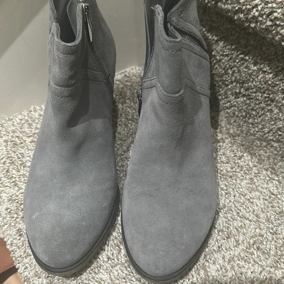 Franco Sarto Domino Ankle Boots Suede Leather
Block Heel Gray Sz 7 - Picture 4 of 9